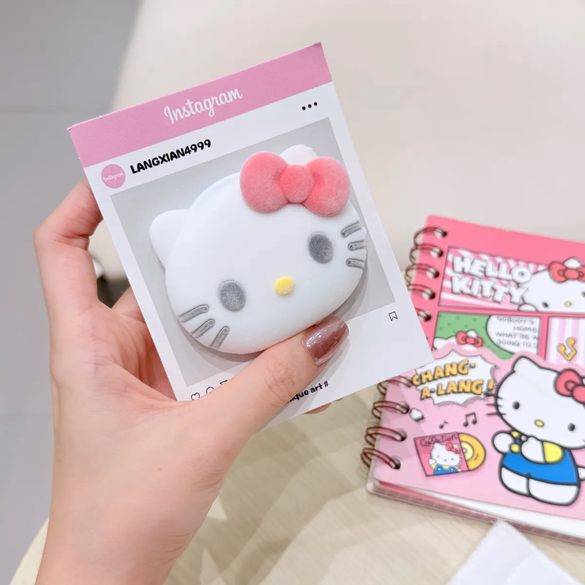 立体植绒kitty磁吸支架彩色适用于苹果16/15/14promax16/15/14手机壳新款HelloKitty创意气囊双面IMD防摔磁吸支架保护套 - 图片 2