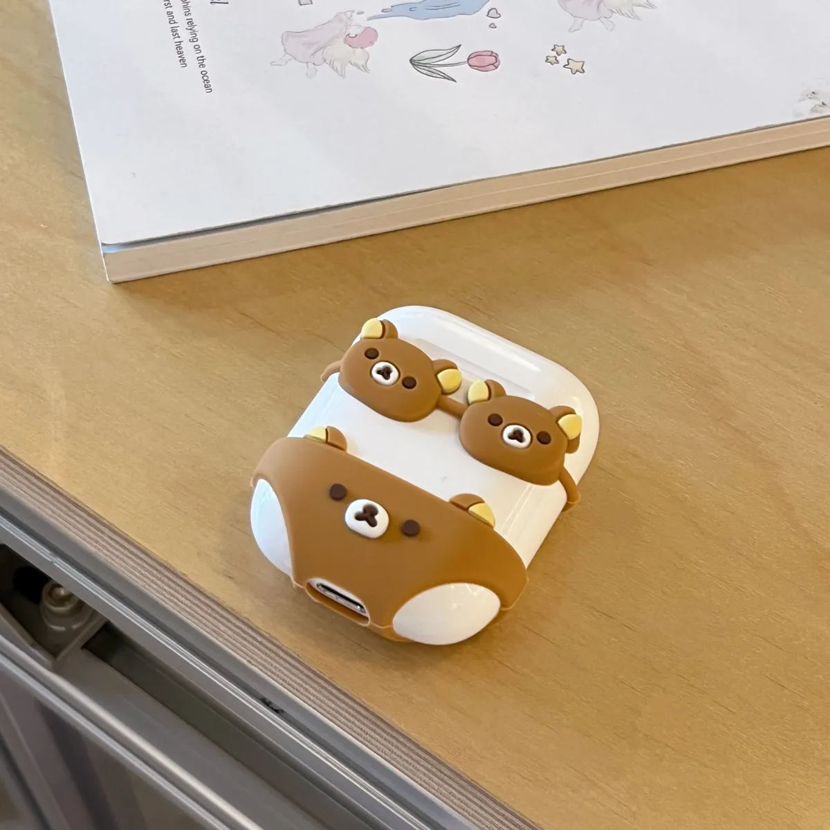 硅胶比基尼轻松熊耳机套适用AirPods3苹果无线蓝牙AirPodsPro耳机壳可爱卡通AirPods4全包防摔套AirPods2