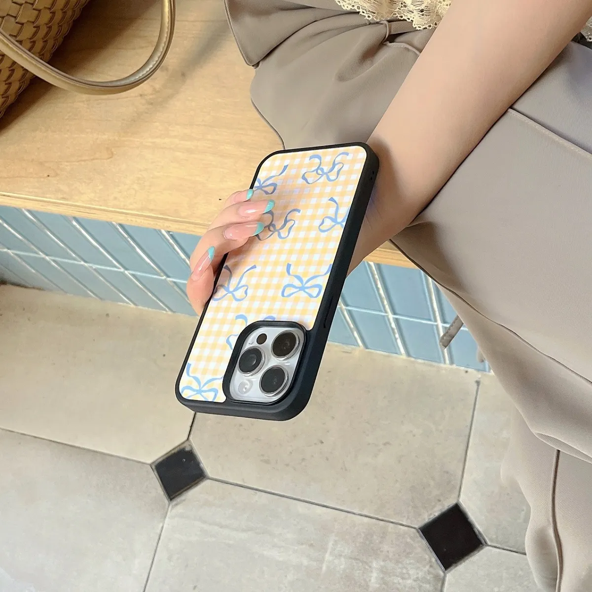 黑边黄白格蓝蝴蝶结适用于苹果16ProMax手机壳韩风小众少女心iPhone15新款简约高级感13ProMax防摔保护套 - 图片 4