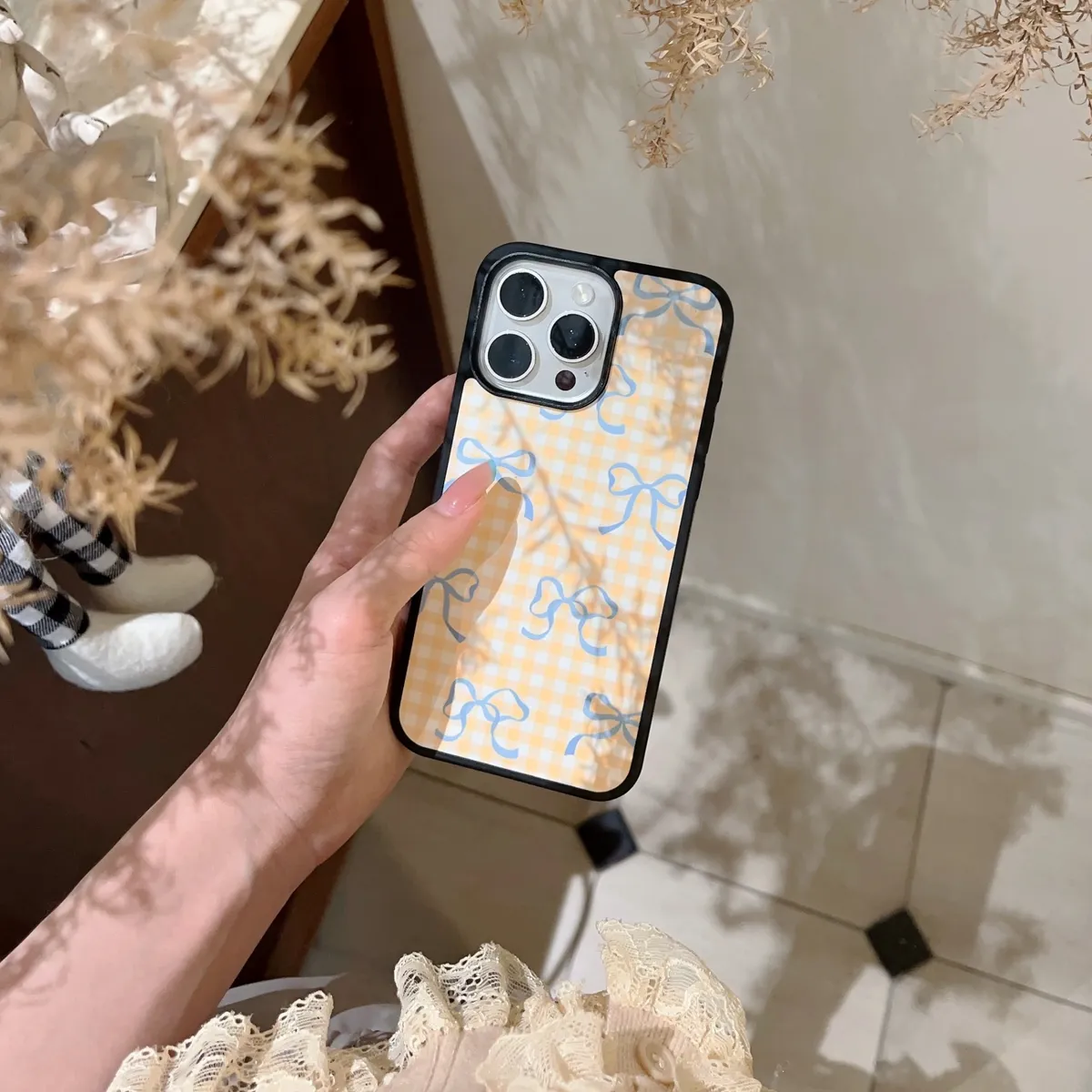 黑边黄白格蓝蝴蝶结适用于苹果16ProMax手机壳韩风小众少女心iPhone15新款简约高级感13ProMax防摔保护套
