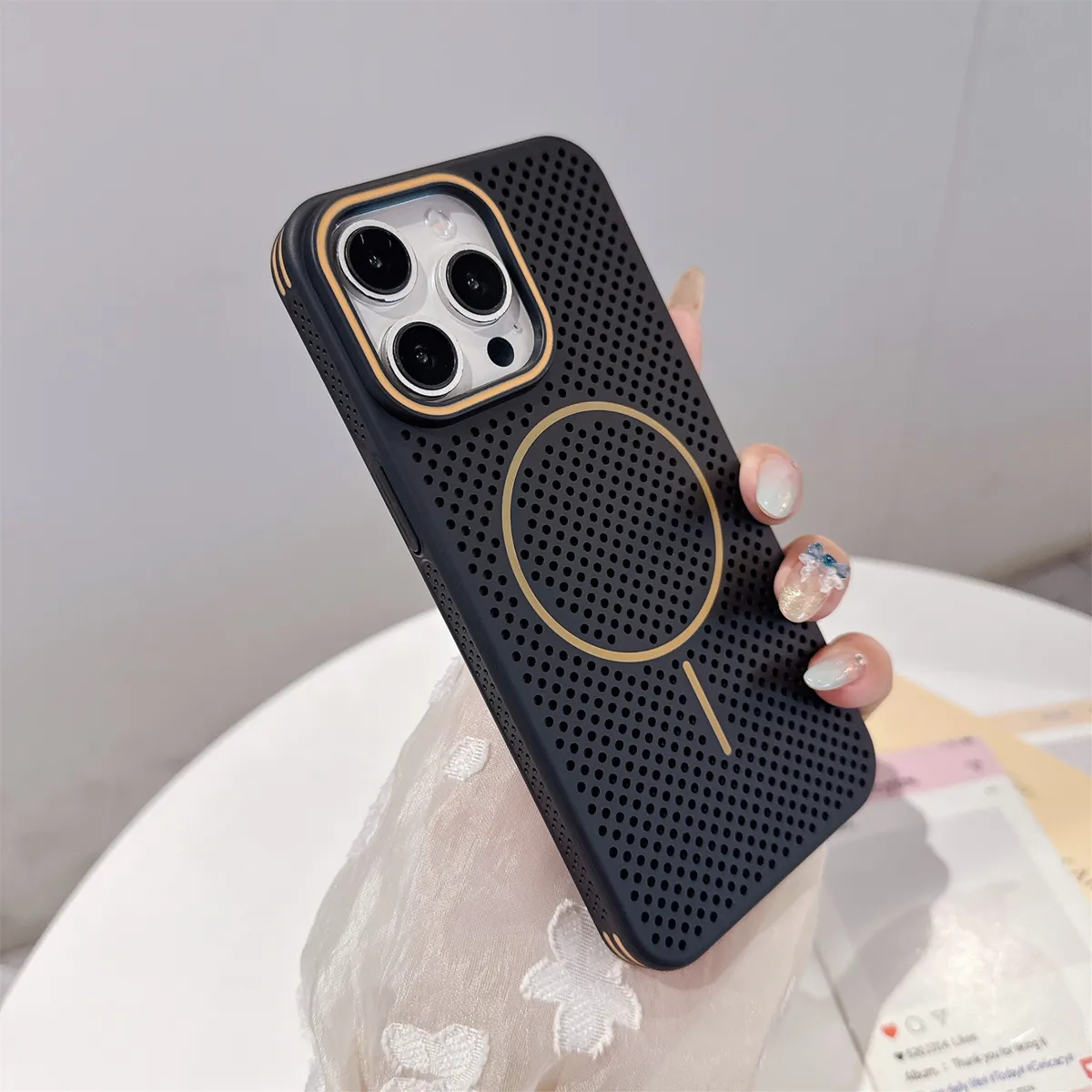 新款柔润撞色适用iPhone16ProMax手机壳夏日多孔散热苹果15pro无线细圈磁吸14潮流时尚13/12p男女创意保护套 - 图片 10