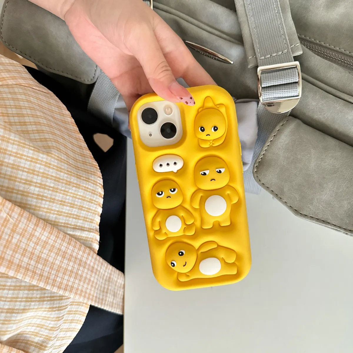 卡通立体可爱奶龙适用iPhone15promax手机壳苹果16pro保护套13硅胶14防摔新款情侣创意软壳 - 图片 3