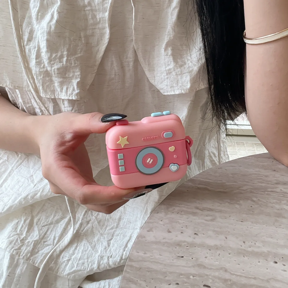 硅胶粉色相机耳机套适用AirPods4苹果无线蓝牙AirPodsPro耳机壳小众创意新款AirPodsPro2网红超火女款AirPods2防摔保护套 - 图片 9