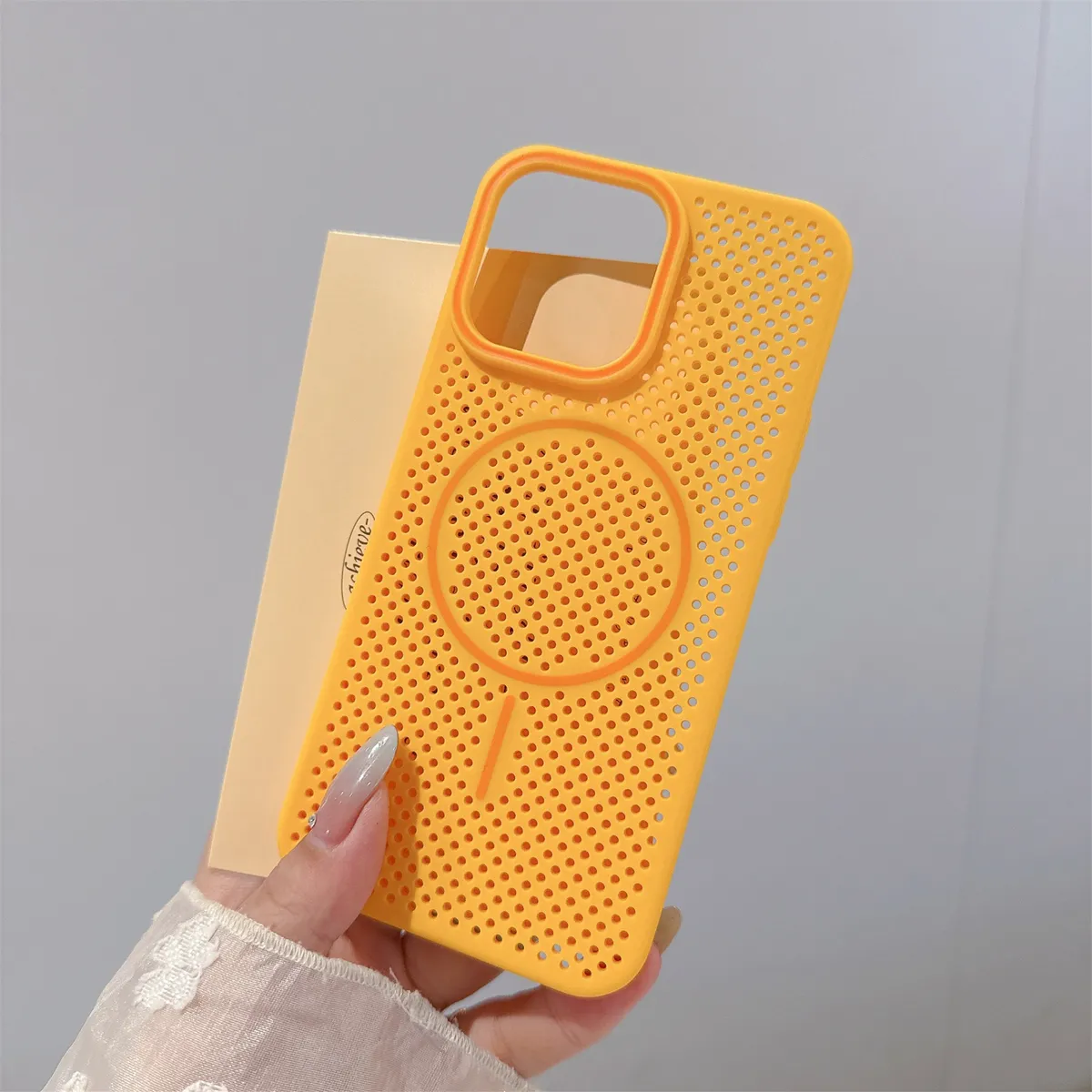 新款柔润撞色适用iPhone16ProMax手机壳夏日多孔散热苹果15pro无线细圈磁吸14潮流时尚13/12p男女创意保护套 - 图片 3