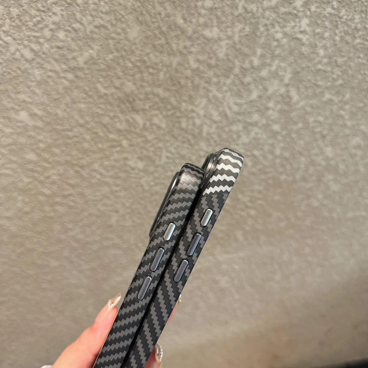 黑色条纹适用苹果iphone15ProMax手机壳高级感磁吸凯夫拉纹理14Pro磨砂防摔magsafe手机套13硬壳12金属镜头16promax