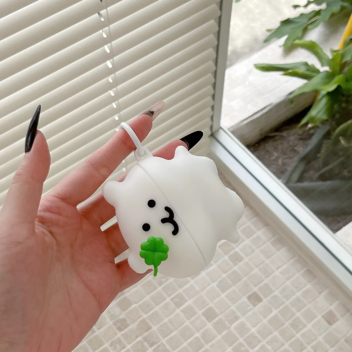 硅胶四叶草自嘲熊耳机套适用Airpods4保护套可爱卡通Airpodspro降噪耳机保护套Airpods2网红超火女款Airpods3全包防摔 - 图片 4