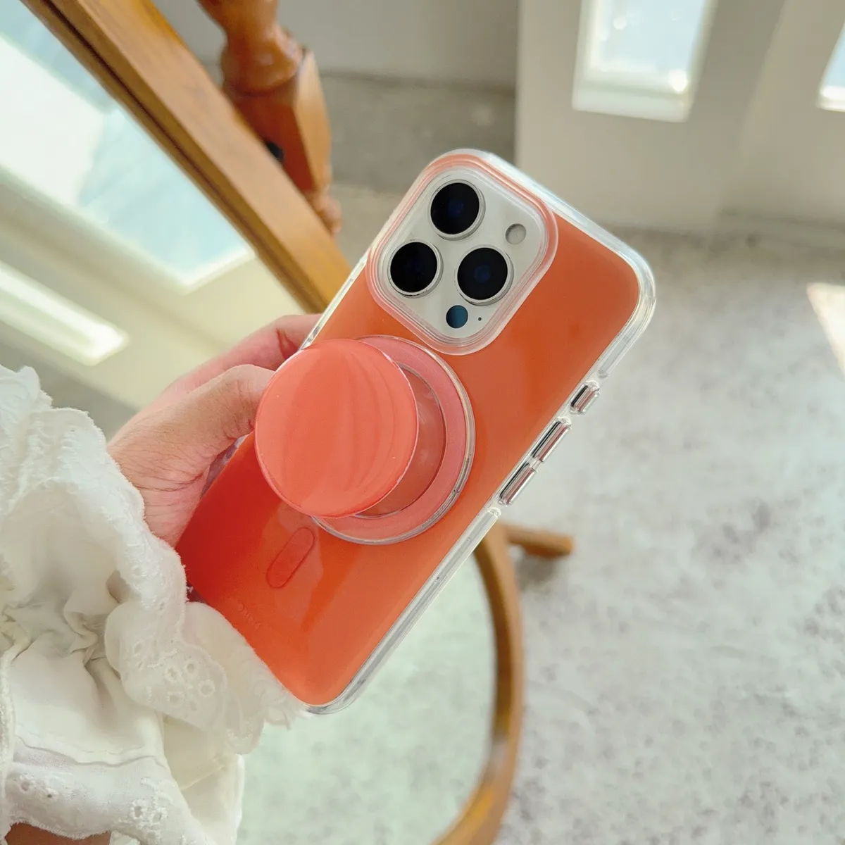 简约纯色3色滴胶支架适用iphone16/15手机壳苹果14promax防摔薄款magsafe纯色无线充电13简约吸附保护套 - 图片 4