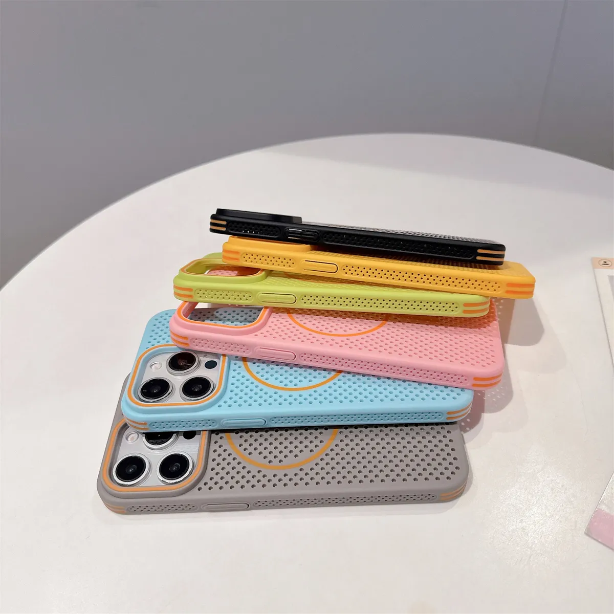 新款柔润撞色适用iPhone16ProMax手机壳夏日多孔散热苹果15pro无线细圈磁吸14潮流时尚13/12p男女创意保护套 - 图片 4