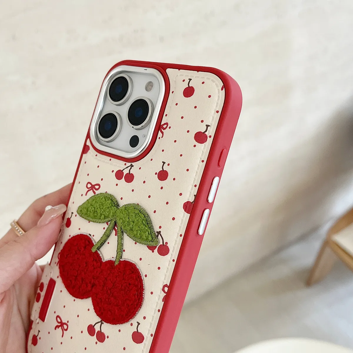 ins电镀鼓包波点刺绣樱桃适用于苹果16promax皮纹可爱iPhone13pro手机壳 - 图片 2