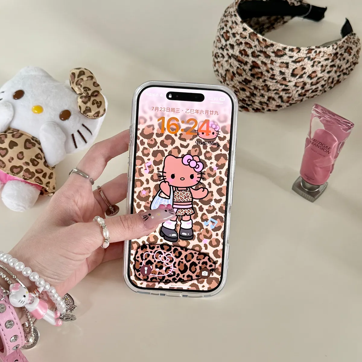点钻褶皱 豹纹Kitty发夹支架适用16ProMax苹果手机壳iPhone15Pro防摔13p男女款15保护套 - 图片 6