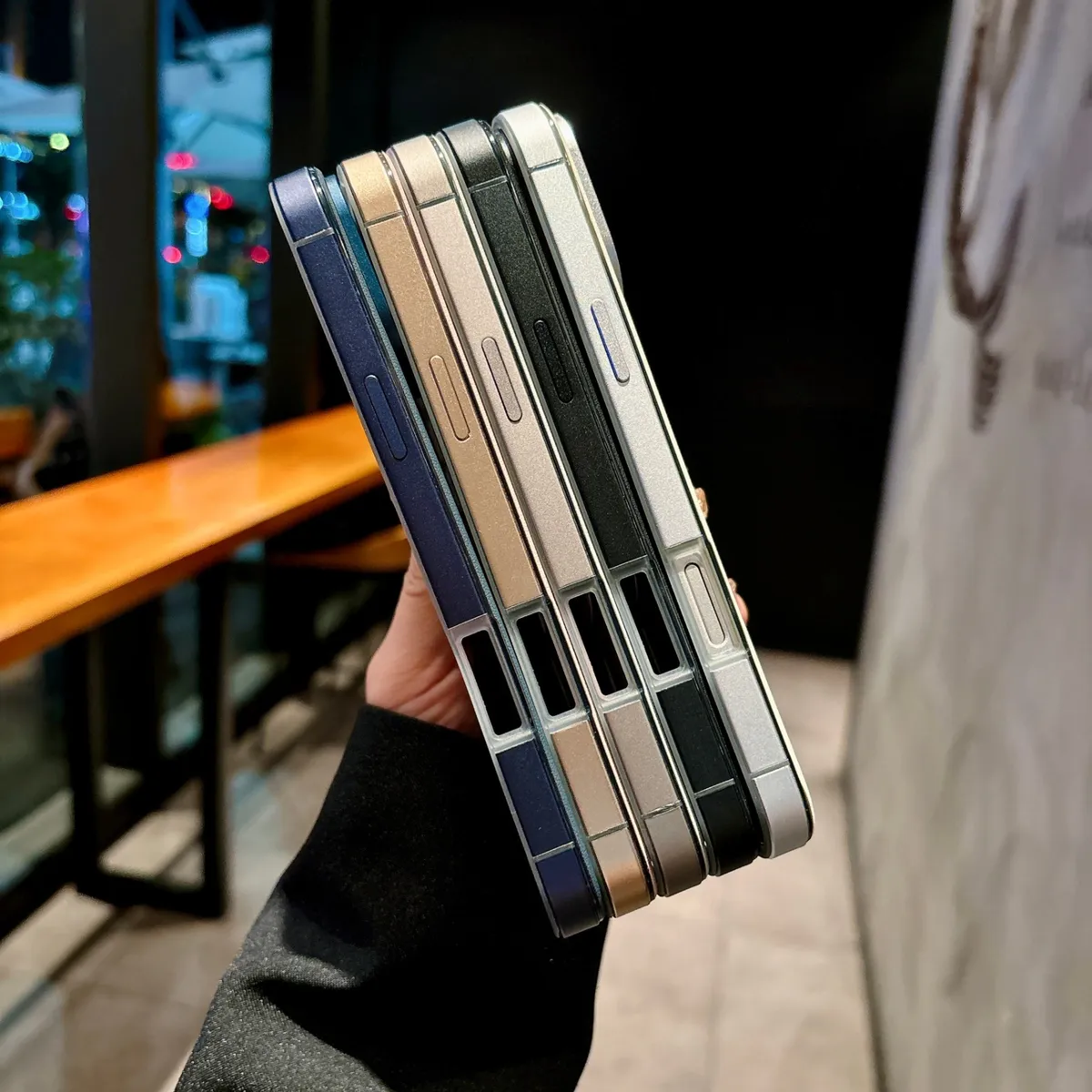 适用苹果iphone16系列手机壳 钛铝柔硅磁吸系列铝合金边框五金按键相框TPU有机硅皮革