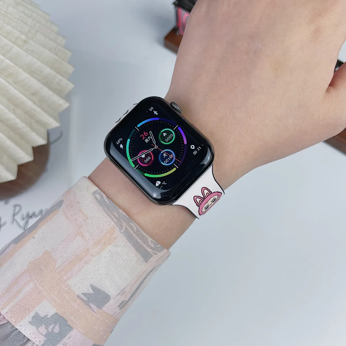 苹果-CASETiFY表带泡泡玛特迪蒙拉布布-硅胶材质适用S1-S10腕带S9高级感表带S8 - 图片 3