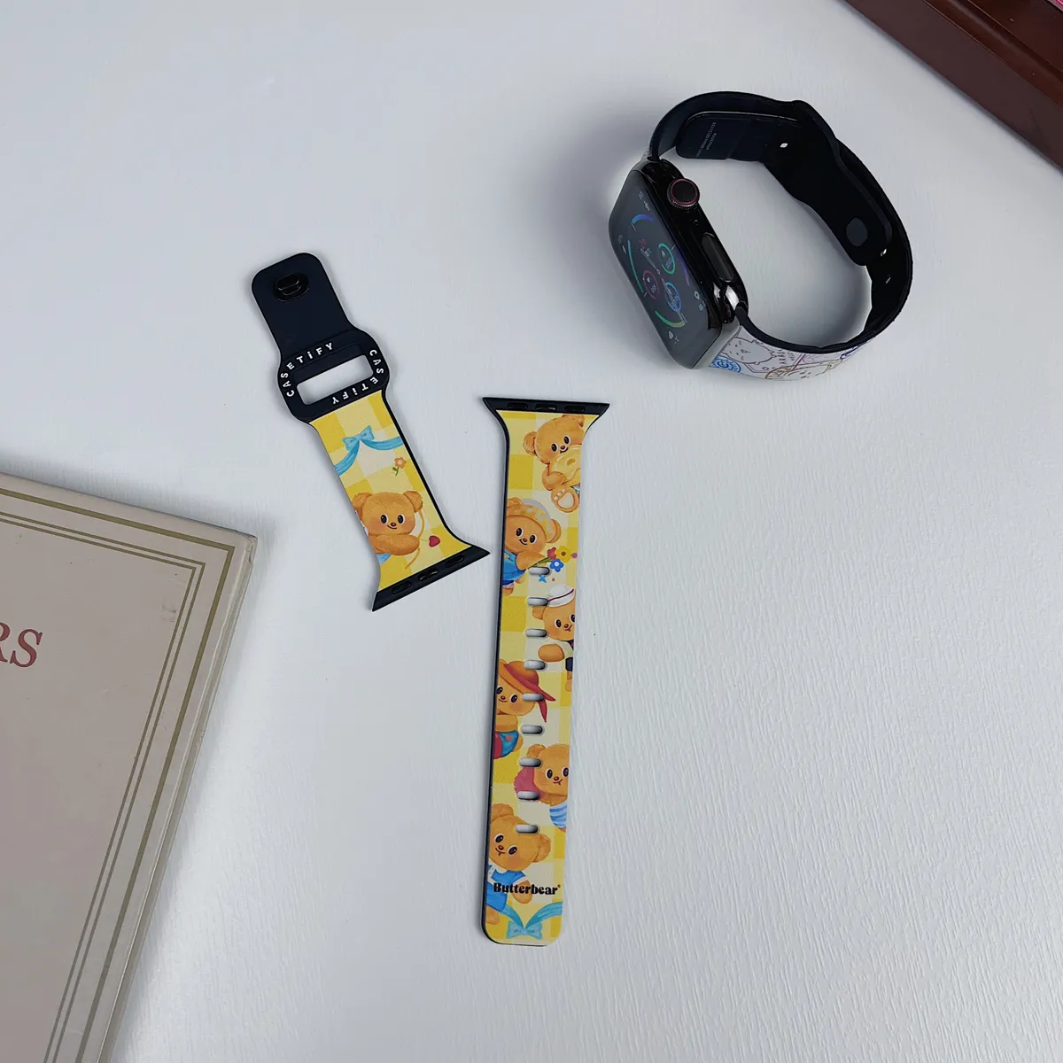 苹果-CASETiFY表带吉伊卡哇黄油小熊-硅胶材质适用S1-S10腕带S9高级感表带S8
