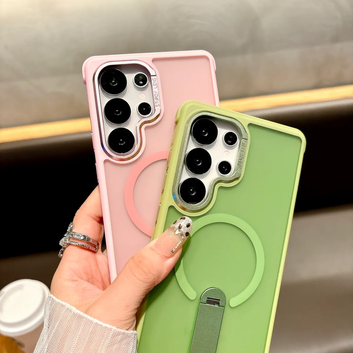 适用GSM三星iPhone苹果magsafe磁吸四角防摔磨砂肤感耐磨360旋转站立支架TPU二合一五金按键五金相框防滑手机壳