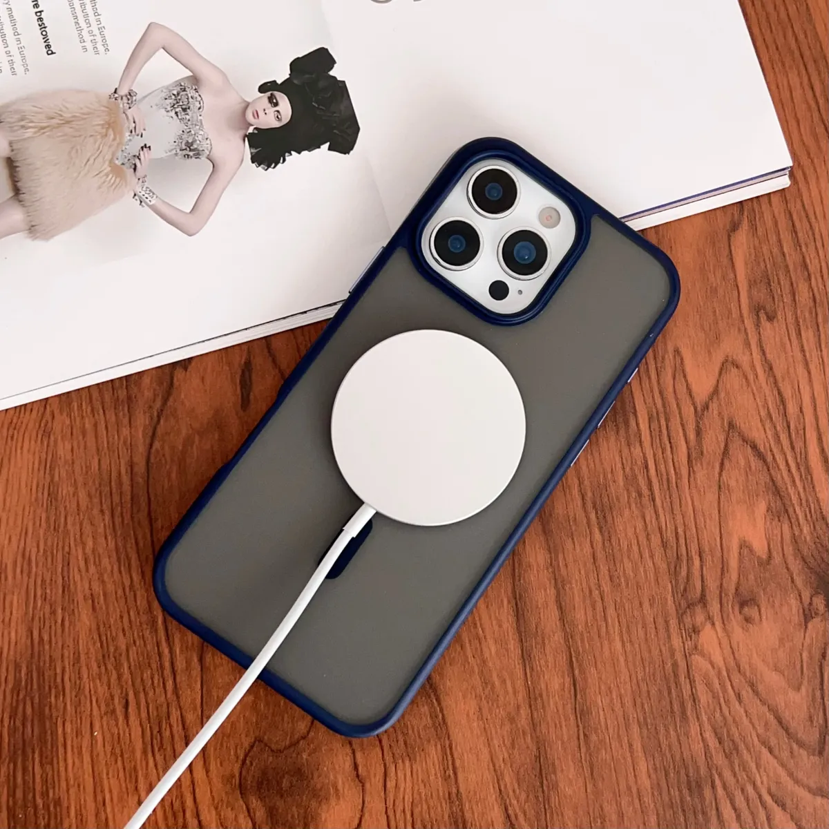 适用iphone系列苹果磁吸无线充电Magsafe车载简约肤感磨砂全包抗震防摔手机壳 - 图片 10