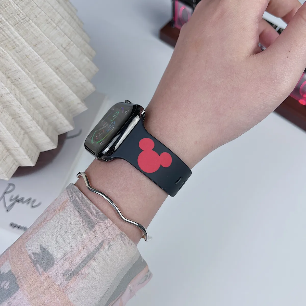 苹果-CASETiFY表带米奇伙伴们-硅胶材质适用S1-S10腕带S9高级感表带S8 - 图片 4