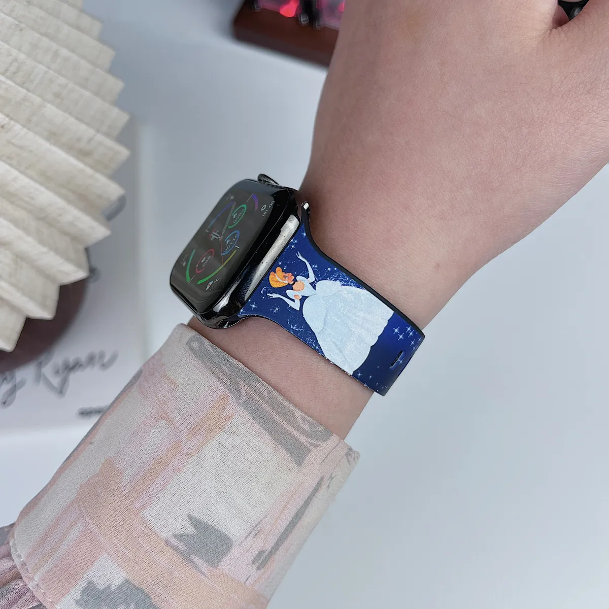 苹果-CASETiFY表带芭比迪士尼公主联名-硅胶材质适用S1-S10腕带S9高级感表带S8 - 图片 2