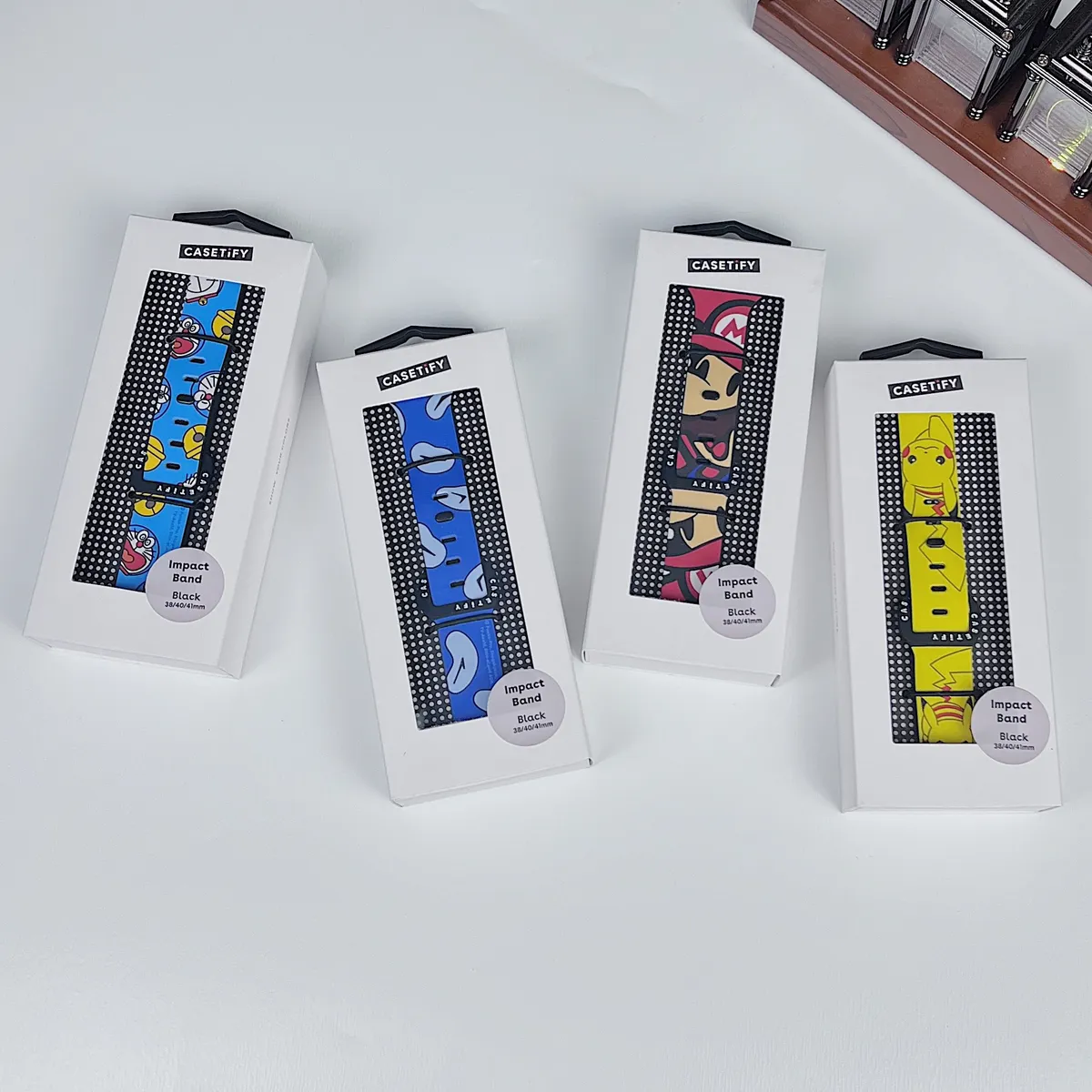 苹果-CASETiFY表带哆啦A梦联名皮卡丘-硅胶材质适用S1-S10腕带S9高级感表带S8