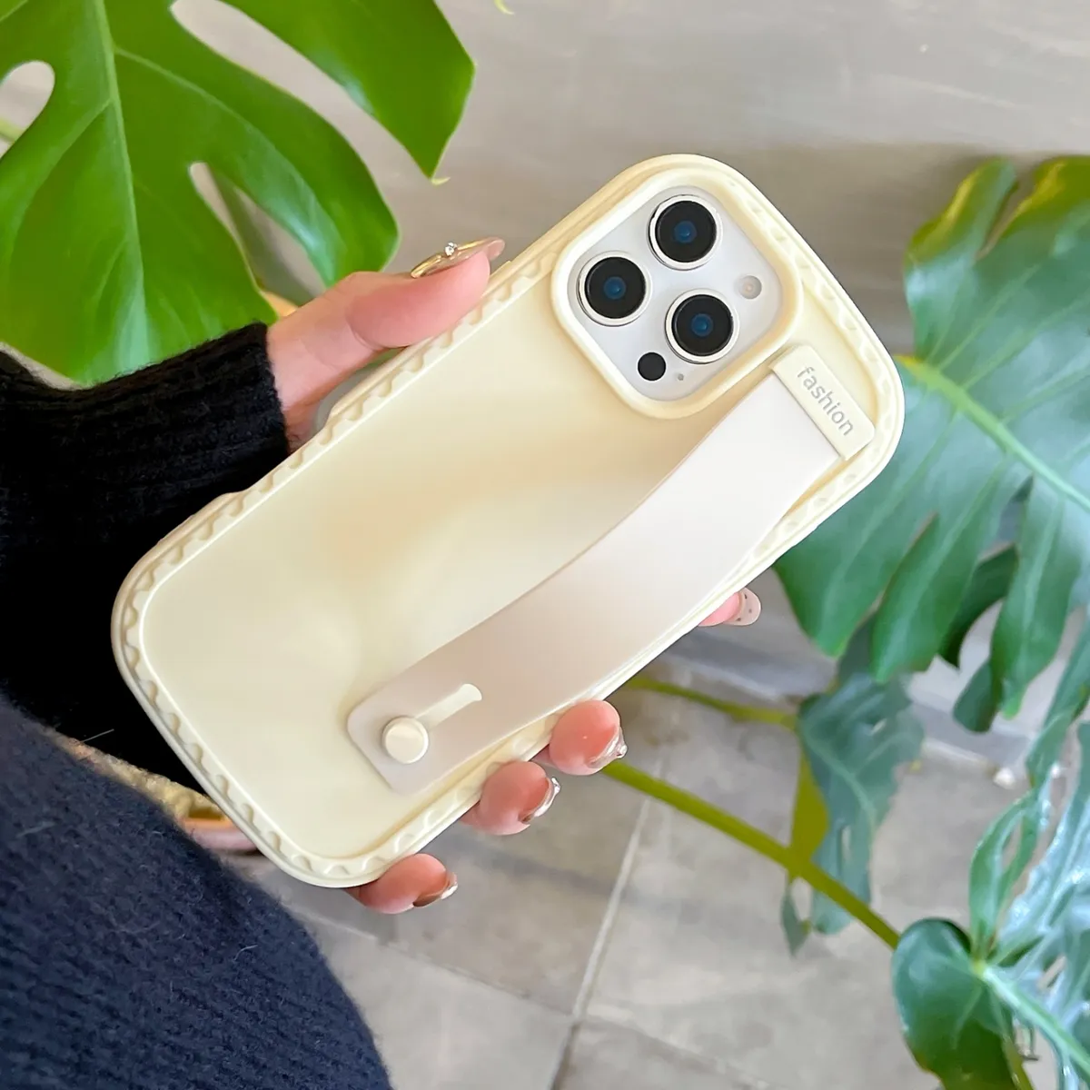 防尘塞推窗 手腕带 小众ins温柔个奶油白纯色软壳适用16promax苹果15手机壳iPhone14pro简约13promax保护套16软壳15 - 图片 4