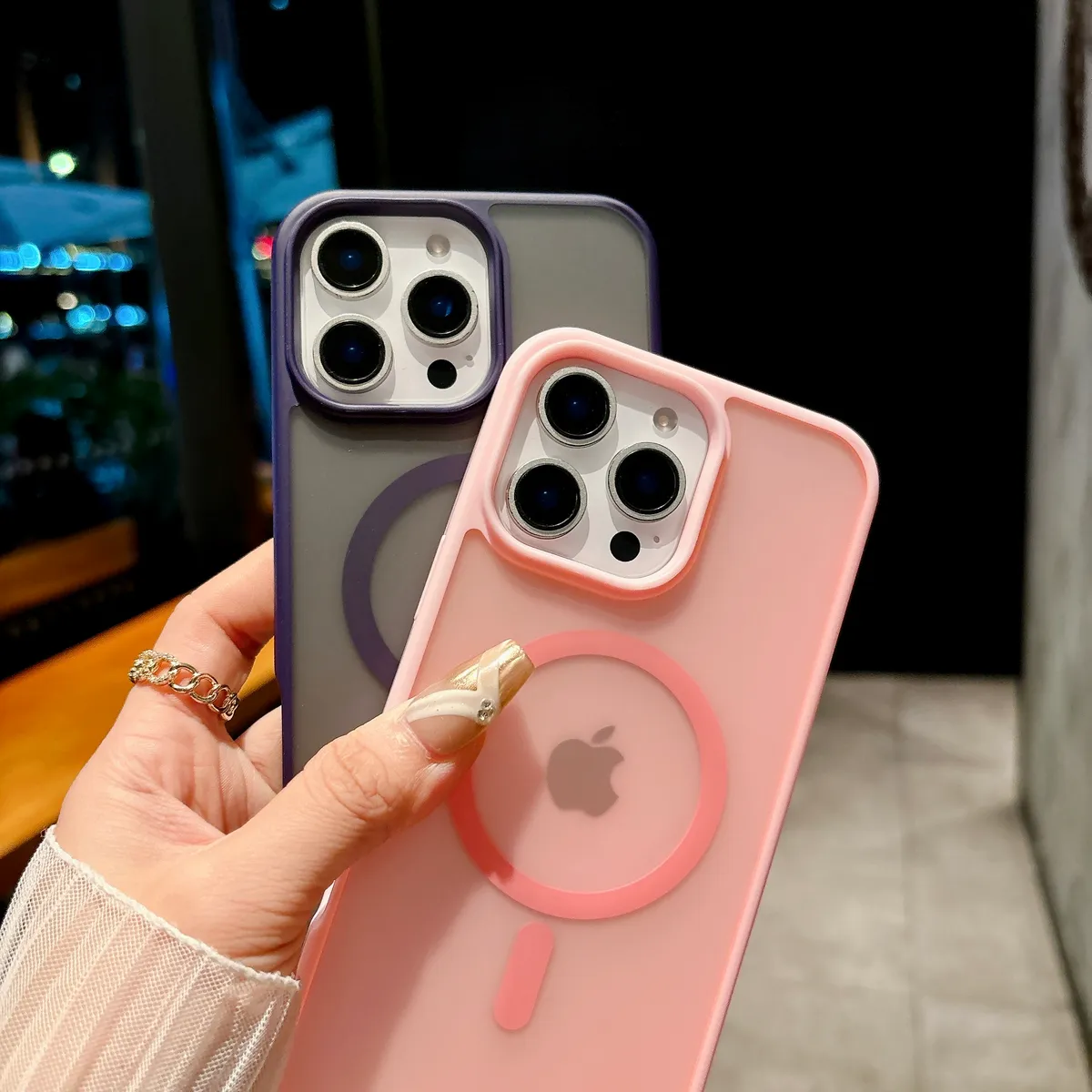 适用iphone系列苹果磁吸无线充电Magsafe车载简约肤感磨砂全包抗震防摔手机壳