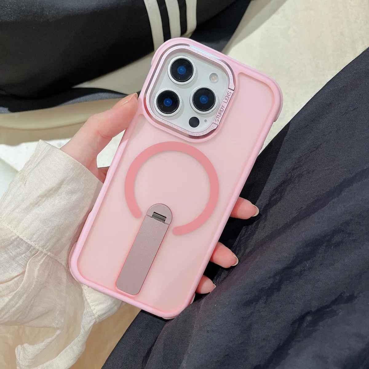 适用GSM三星iPhone苹果magsafe磁吸四角防摔磨砂肤感耐磨360旋转站立支架TPU二合一五金按键五金相框防滑手机壳 - 图片 7